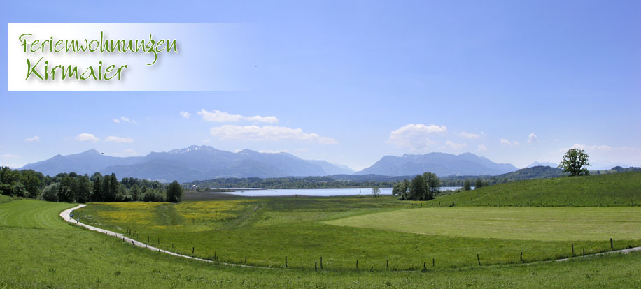 Blick auf Chiemsee und Chiemgauer Alpen